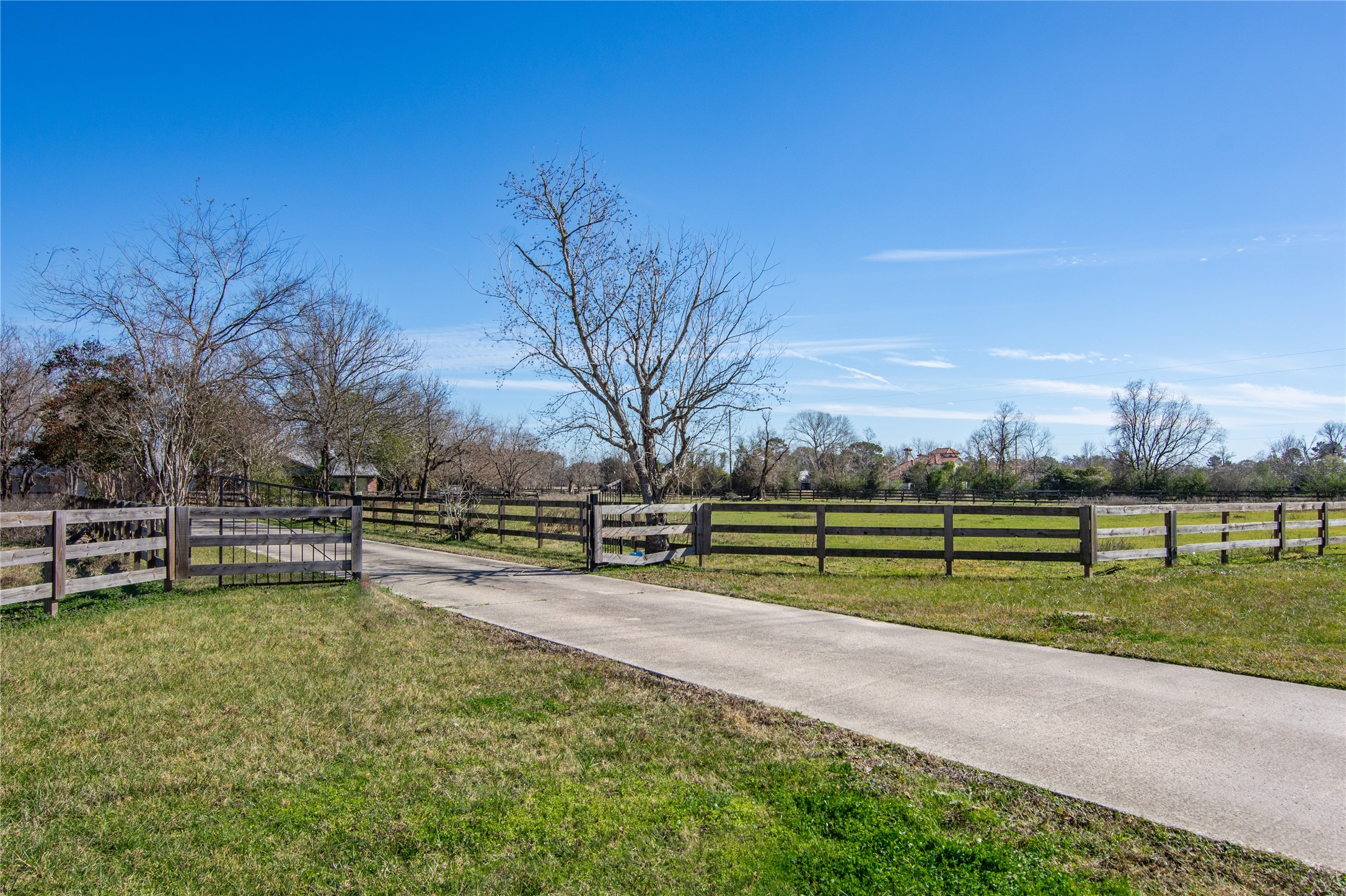 21610 Mueschke Road Tomball, TX 77377 - Photo 3 of 19 Front