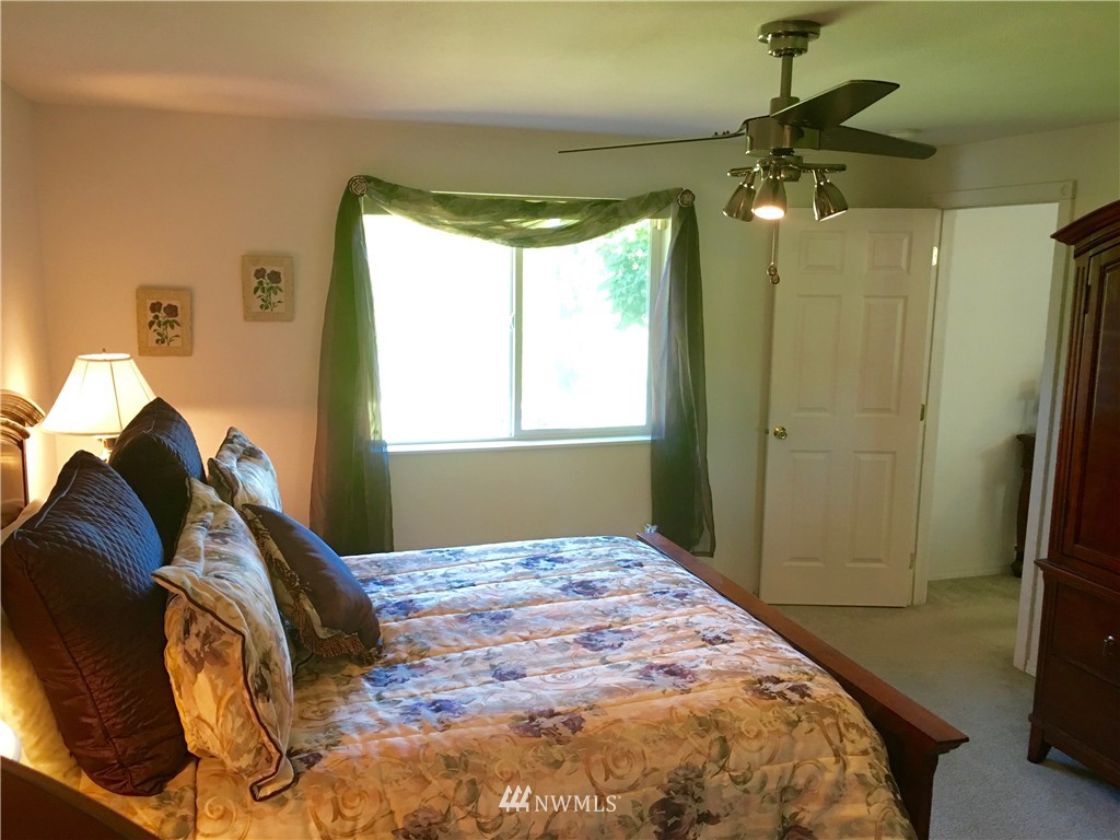 9247 Applegate Loop Southwest Rochester, WA 98579 - Photo 15 of 25