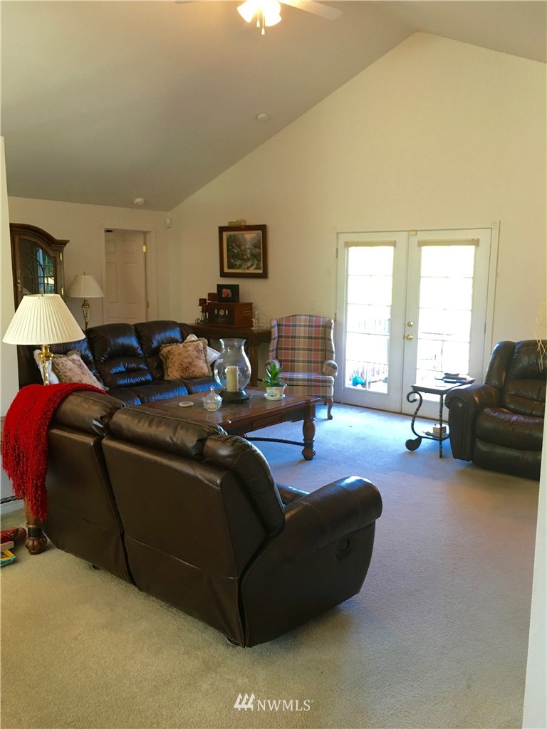 9247 Applegate Loop Southwest Rochester, WA 98579 - Photo 8 of 25