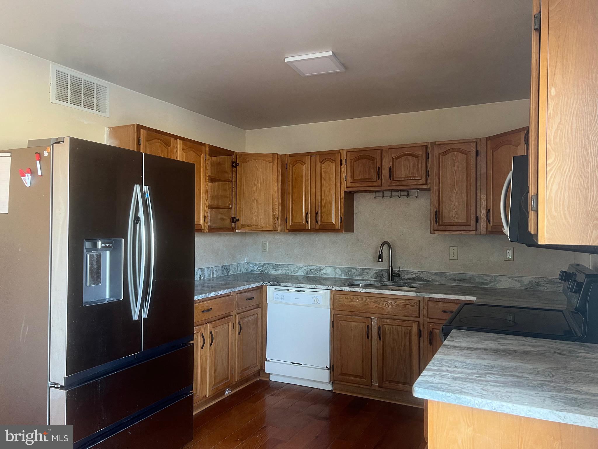 16 North Pendleton Court, Unit 10B Frederick, MD 21703 - Photo 3 of 31