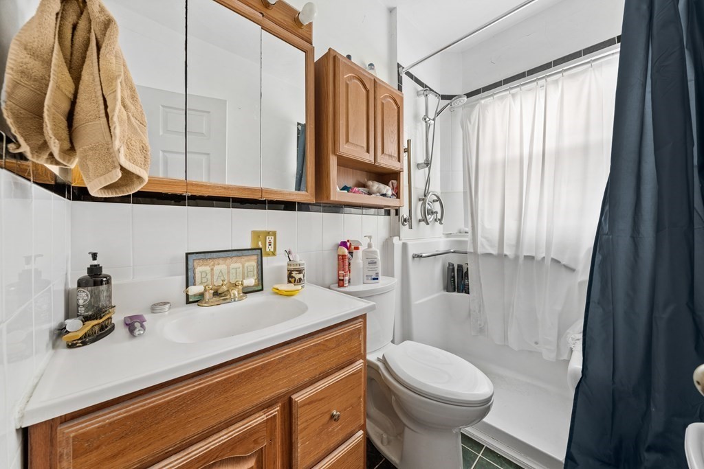 15 Rosalind Road Weymouth, MA 02191 - Photo 13 of 22