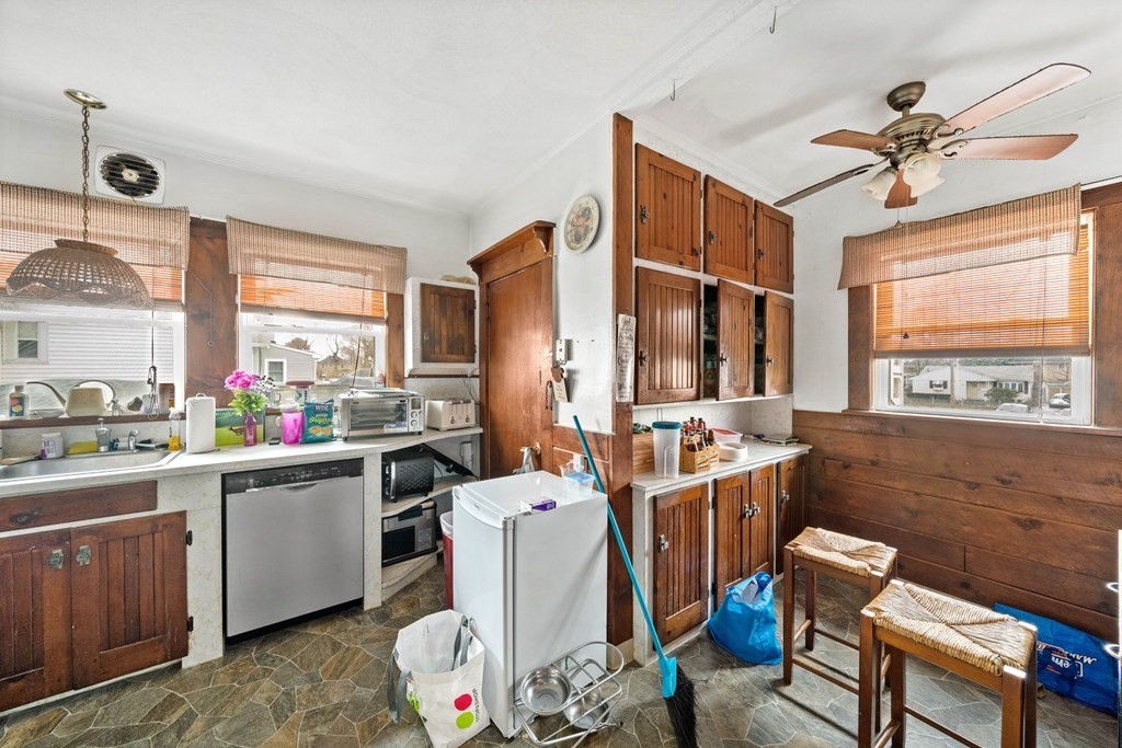 15 Rosalind Road Weymouth, MA 02191 - Photo 10 of 22