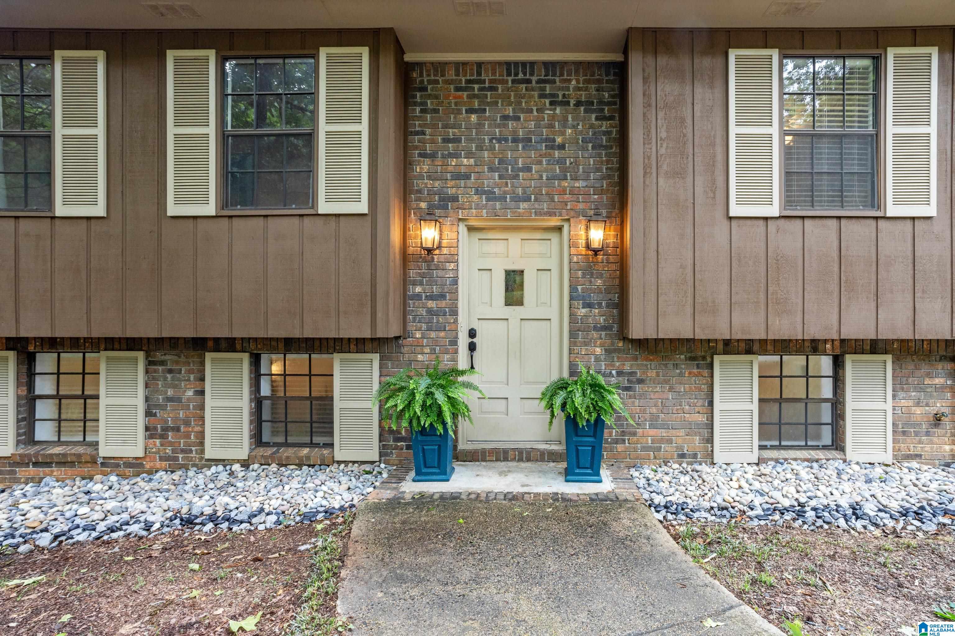 1805 Apache Way Alabaster, AL 35007 - Photo 2 of 43