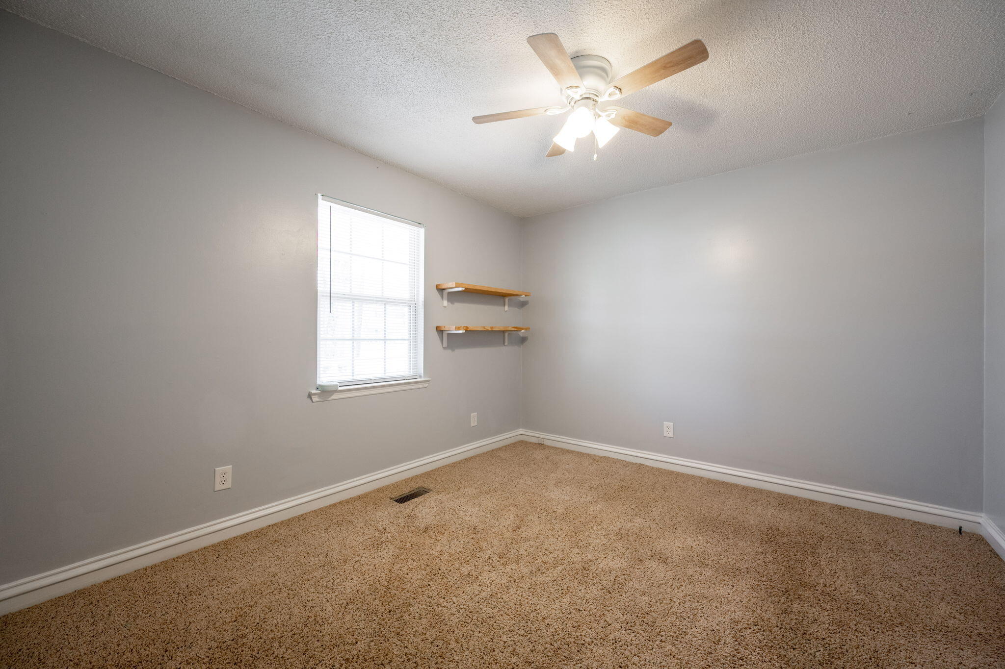 1149 Greens Road Chattanooga, TN 37421 - Photo 14 of 25 12-web-or-mls-DSC_9525
