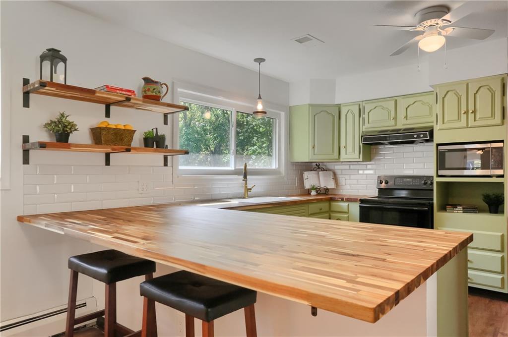 212 Ridgeway Drive Baden, PA 15005 - Photo 17 of 48 Kitchen