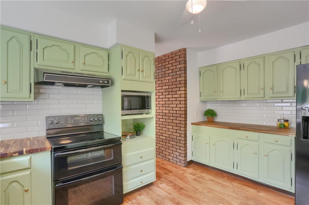 212 Ridgeway Drive Baden, PA 15005 - Photo 19 of 48 Kitchen