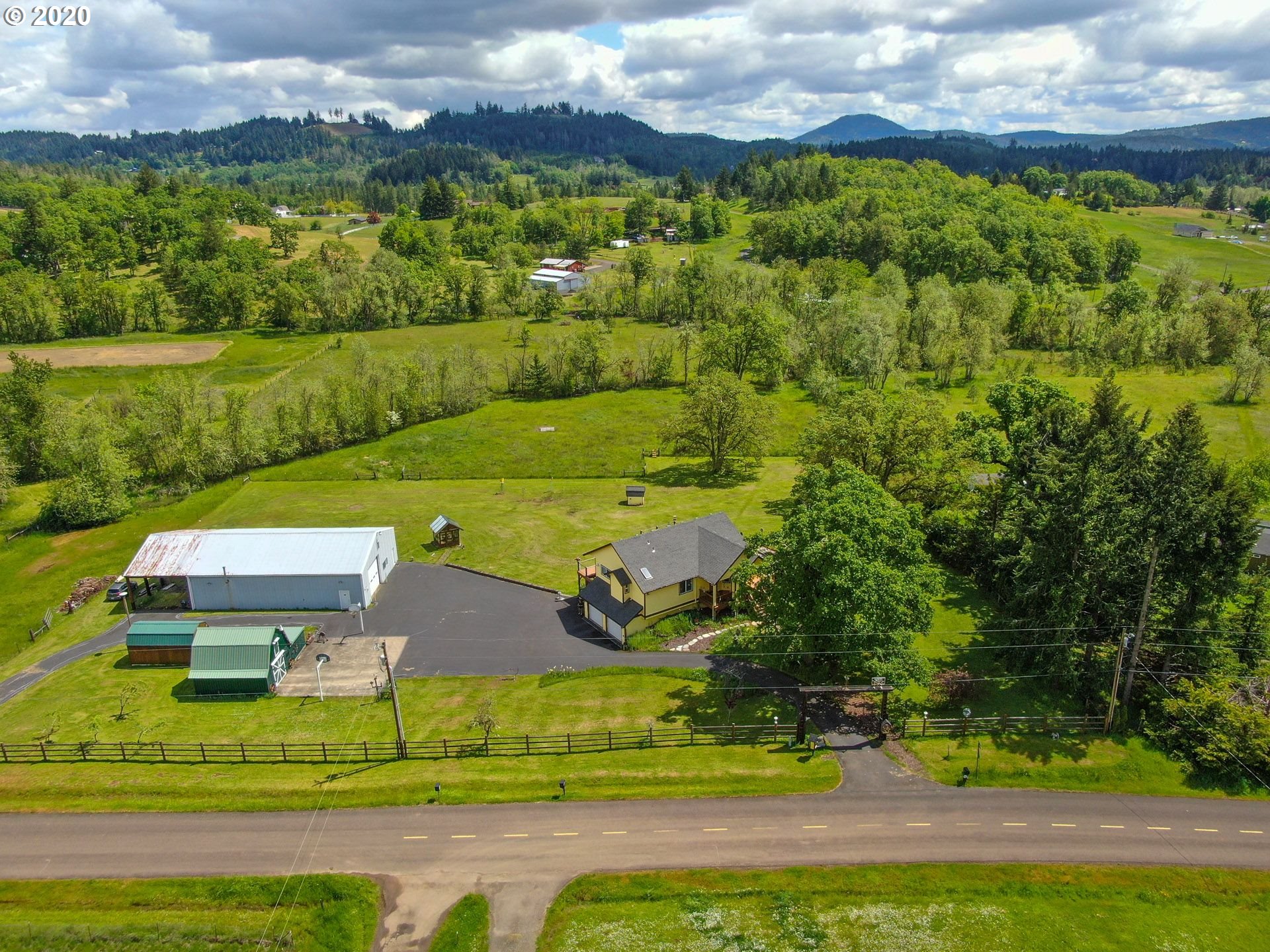 86335 Sanford Road Eugene, OR 97402 - Photo 2 of 30 Gallery Image 2