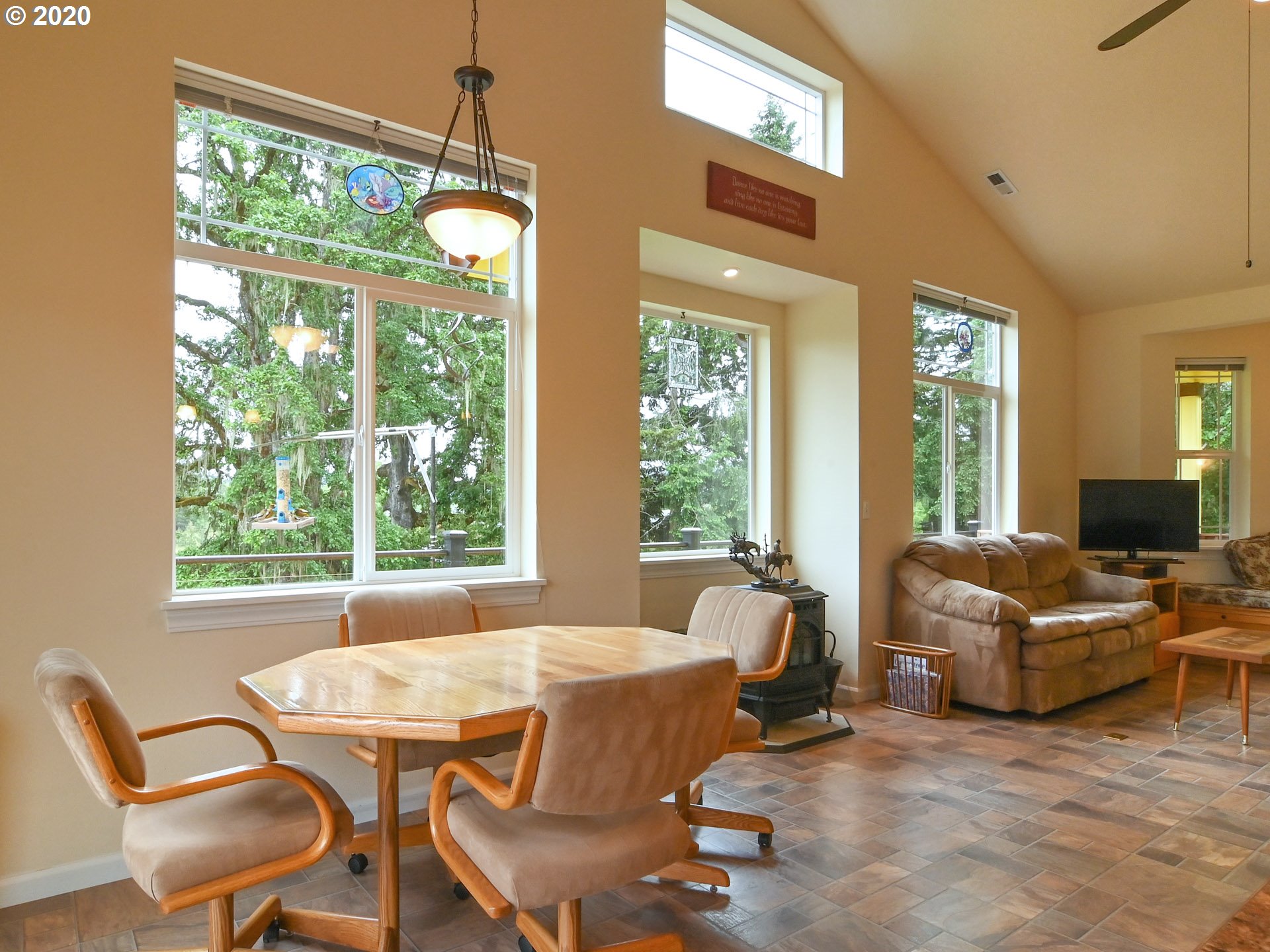 86335 Sanford Road Eugene, OR 97402 - Photo 12 of 30 Gallery Image 12