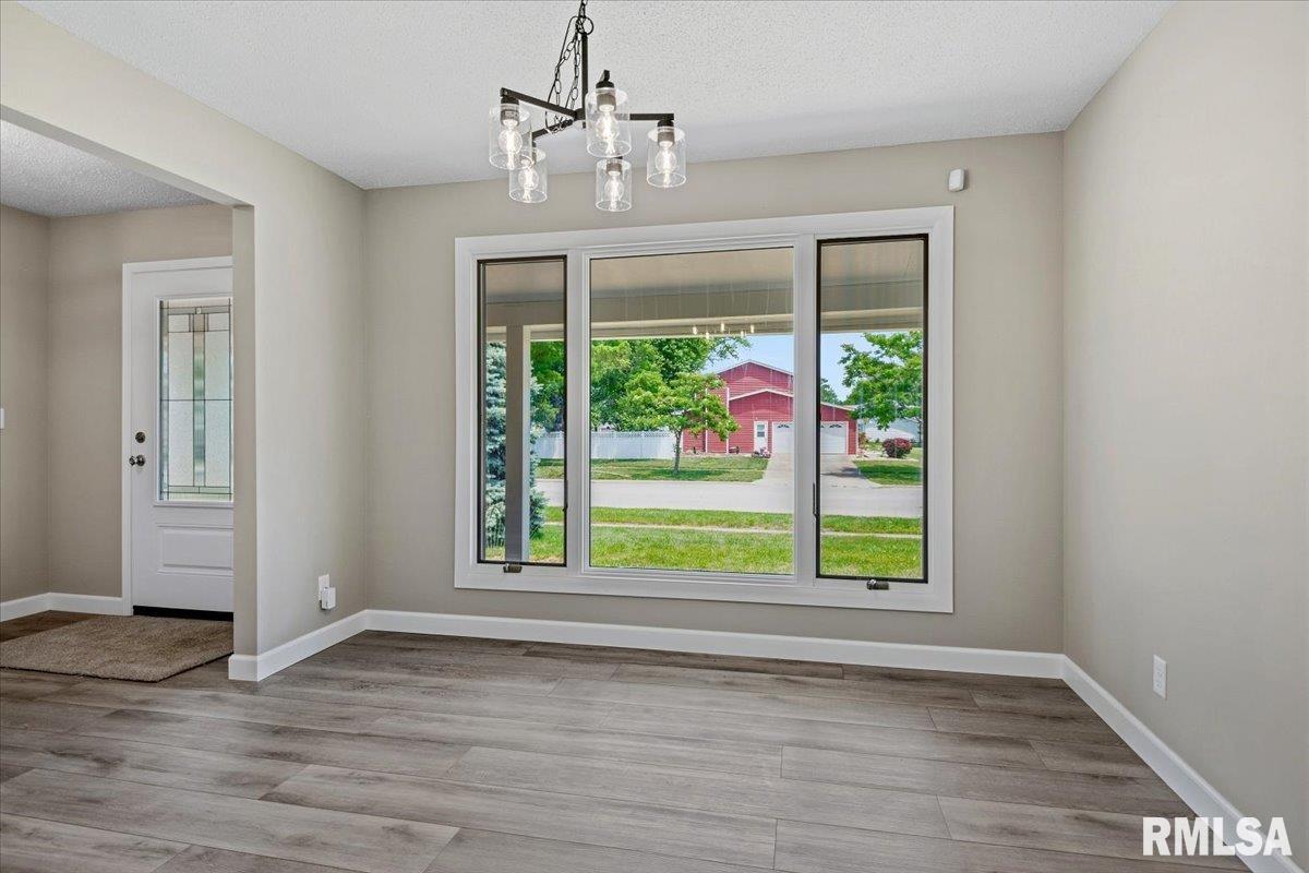 2320 Lindbergh Boulevard Springfield, IL 62704 - Photo 8 of 36