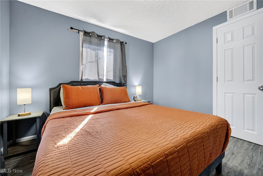 281 Overlook Road Vermilion, OH 44089 - Photo 21 of 25 Bedroom 2