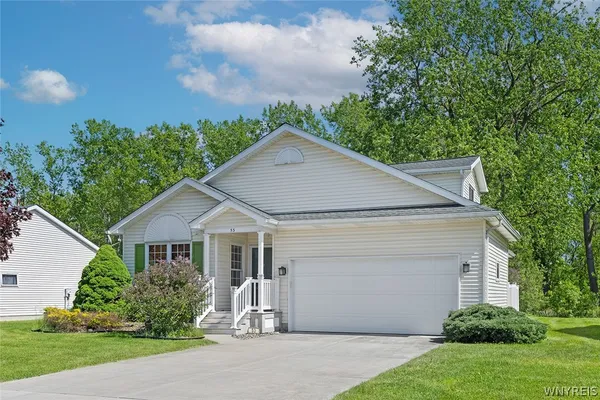 $299,900 | 53 Elmleaf Drive, Cheektowaga, NY 14227