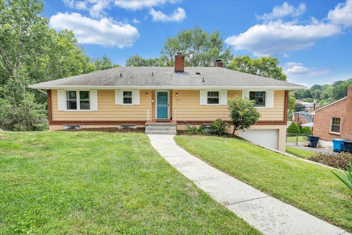 2731 Fawn Road Southwest Roanoke, VA 24015 - Photo 1 of 31 39-MIB05724
