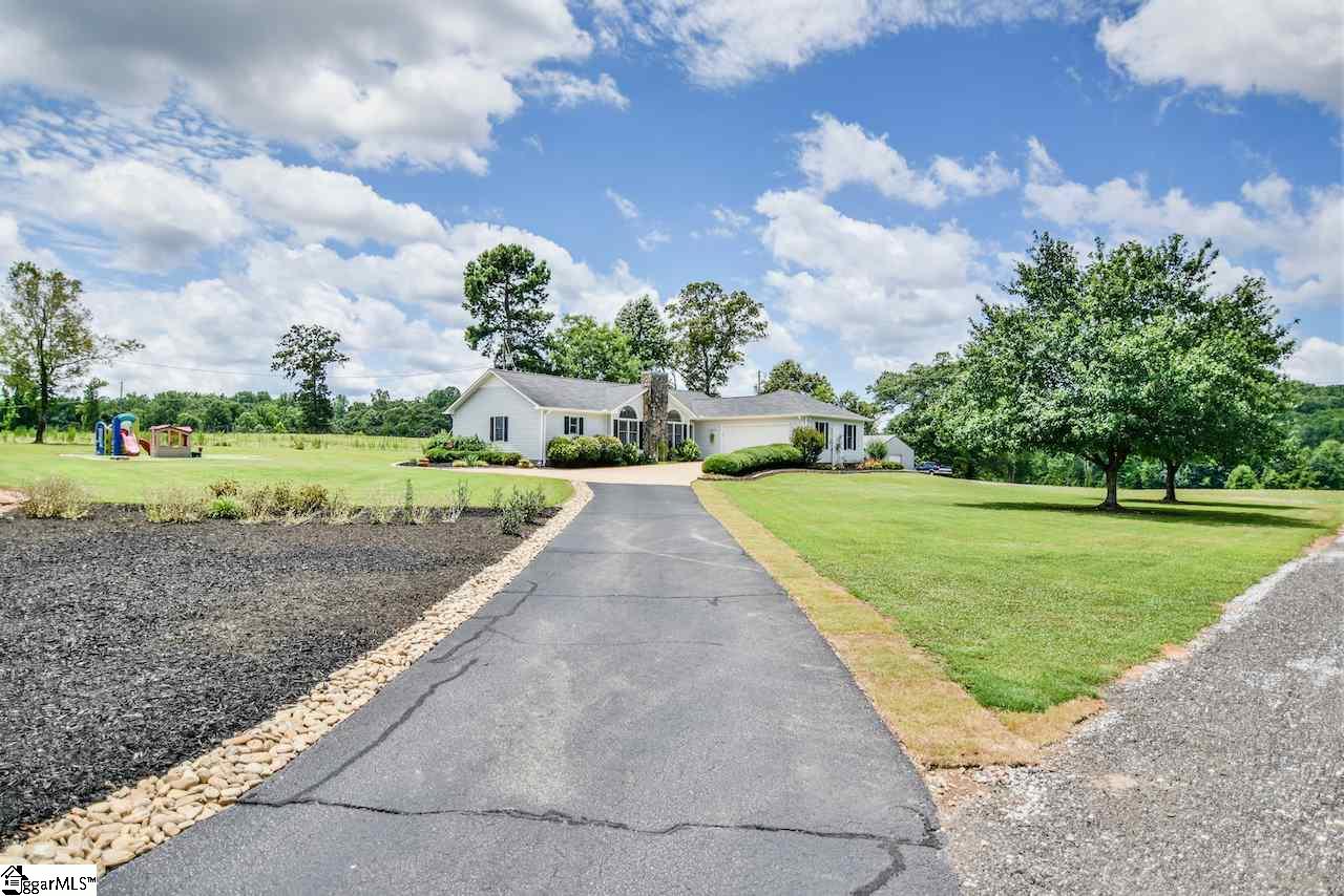 1130 Zion School Road Easley, SC 29642 - Photo 8 of 30