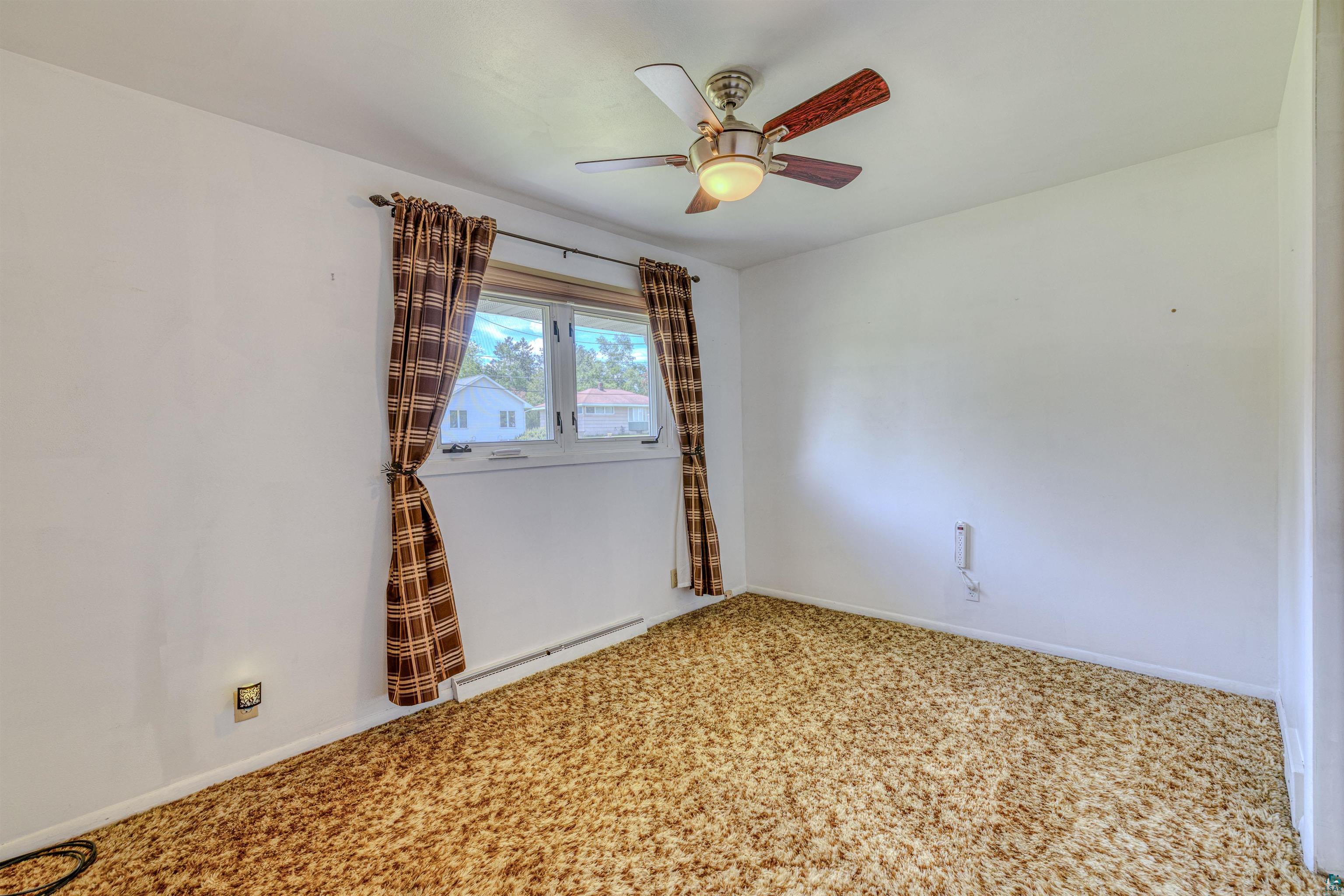 2113 Hutchinson Road Duluth, MN 55811 - Photo 9 of 21