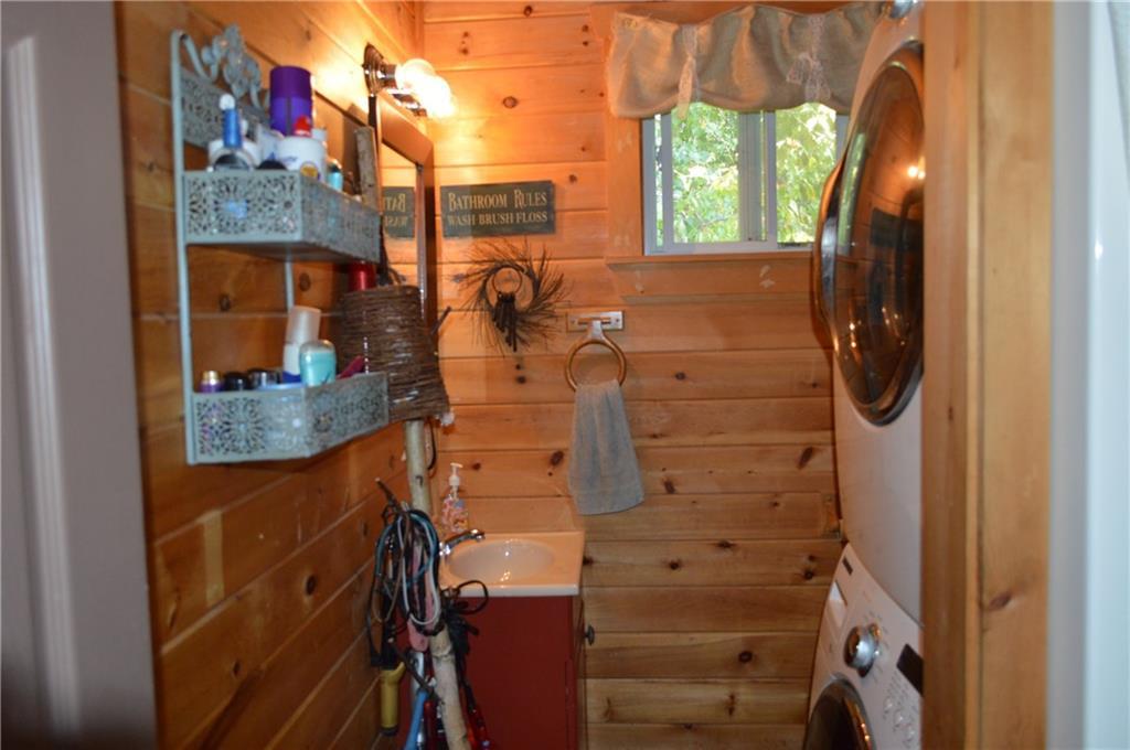 62 Sweet Road Lincoln, ME 04457 - Photo 9 of 21 Bathroom