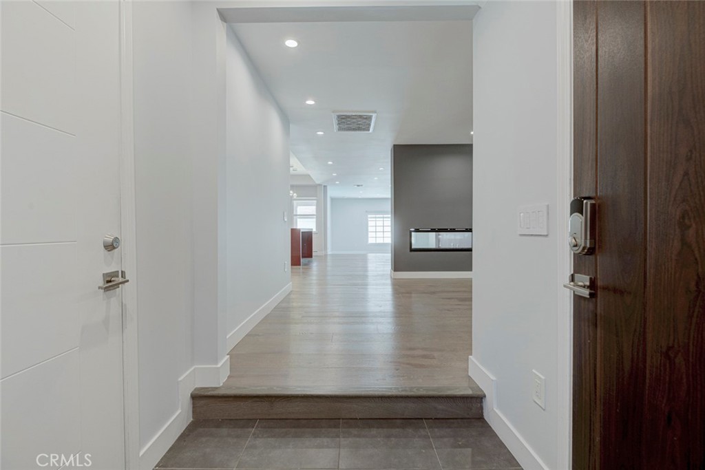 523 East Fairmount Road Burbank, CA 91501 - Photo 3 of 78