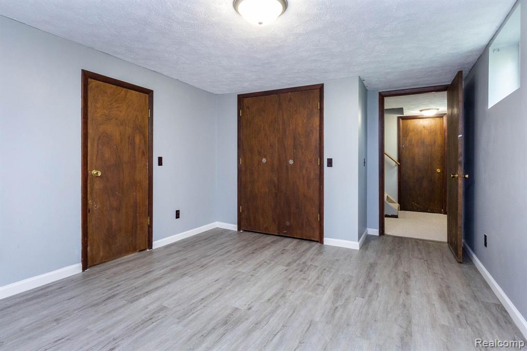 1047 Coolidge Road Lansing, MI 48912 - Photo 28 of 36