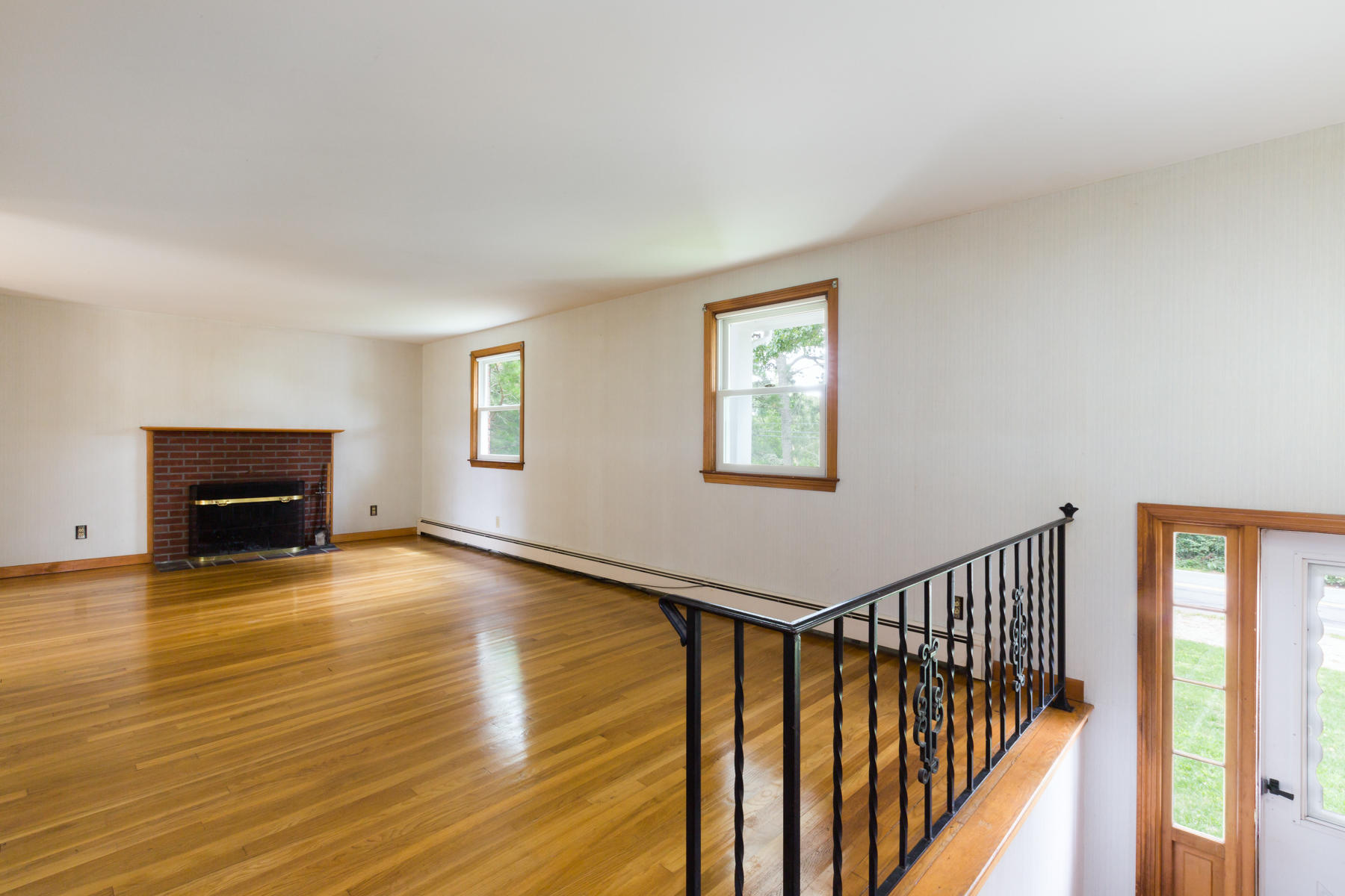 72 Bay Road Harwich, MA 02645 - Photo 2 of 24 Living area