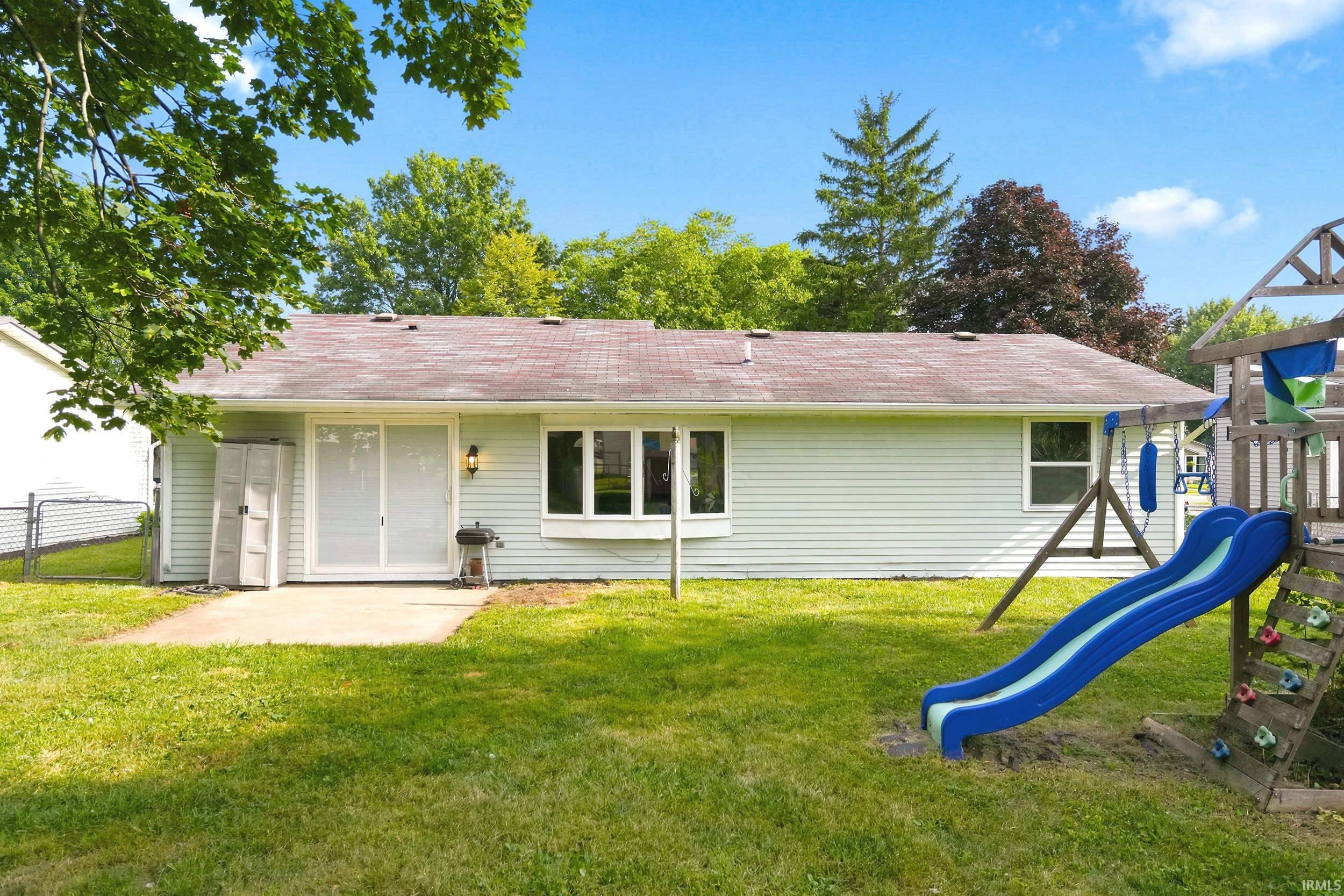 1421 Rabbit Run Huntertown, IN 46748 - Photo 33 of 37 Gallery Image 33