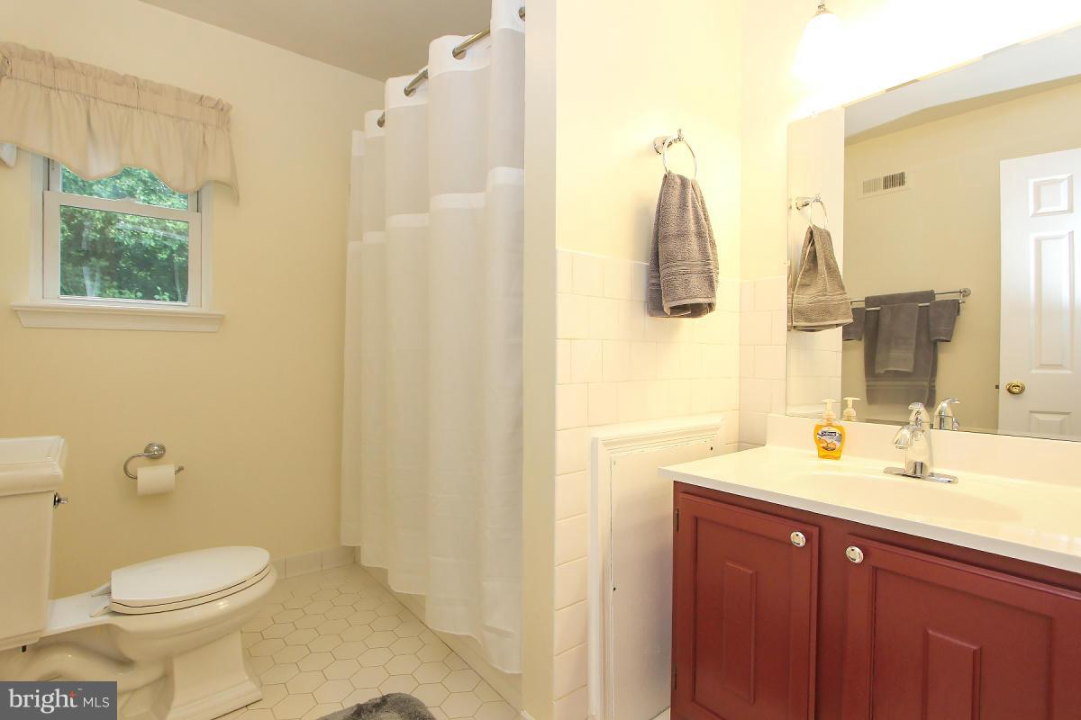 15216 Donna Drive Silver Spring, MD 20905 - Photo 20 of 30 Bath