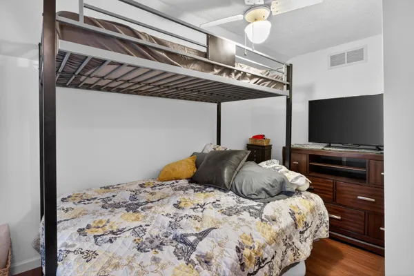 $259,900 | 2090 Lake View Drive, Brooklyn, MI 49230