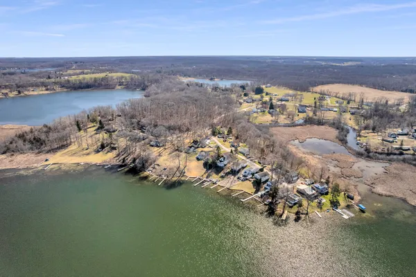 $259,900 | 2090 Lake View Drive, Brooklyn, MI 49230