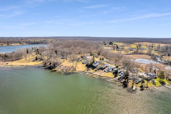 $259,900 | 2090 Lake View Drive, Brooklyn, MI 49230