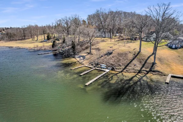 $259,900 | 2090 Lake View Drive, Brooklyn, MI 49230