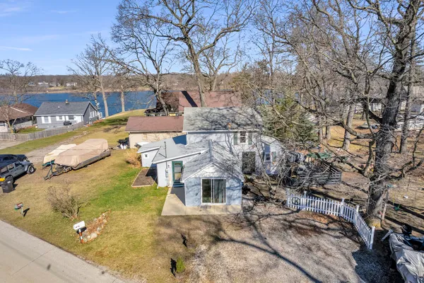 $259,900 | 2090 Lake View Drive, Brooklyn, MI 49230