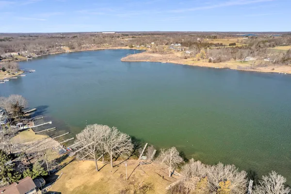 $259,900 | 2090 Lake View Drive, Brooklyn, MI 49230