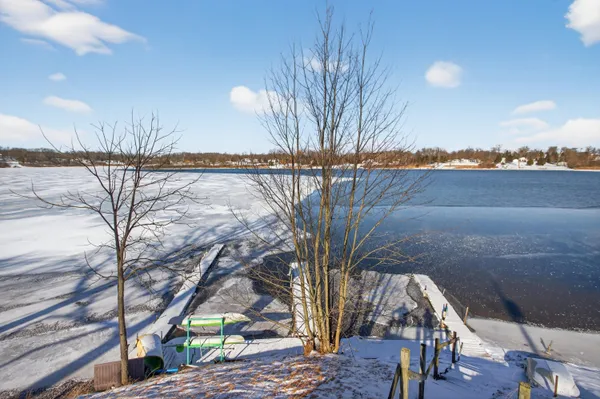 $259,900 | 2090 Lake View Drive, Brooklyn, MI 49230