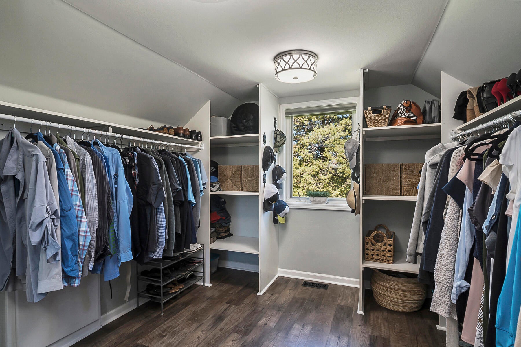 24055 Dodds Road Bend, OR 97701 - Photo 42 of 61 Huge Walk-in Closet