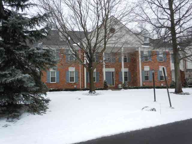 1645 B Huntington Park Rochester, MI 48309 - Photo 1 of 24 31091072.JPG