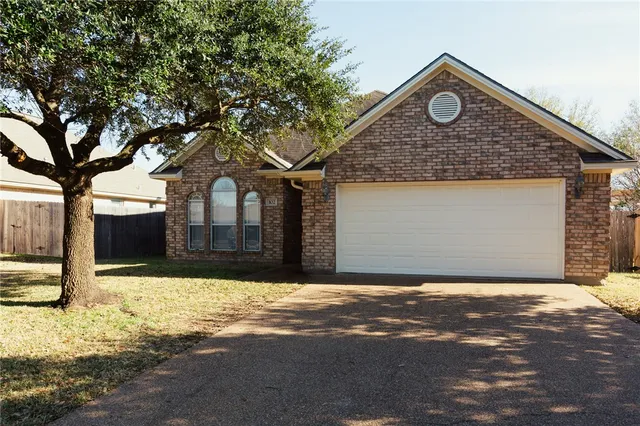 $1,795 | 102 Marta Street, College Station, TX 77845