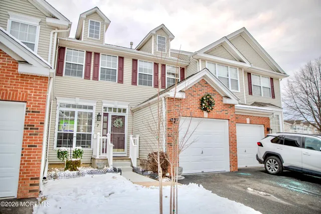 $599,999 | 7 Leshyk Drive, Parlin, NJ 08859