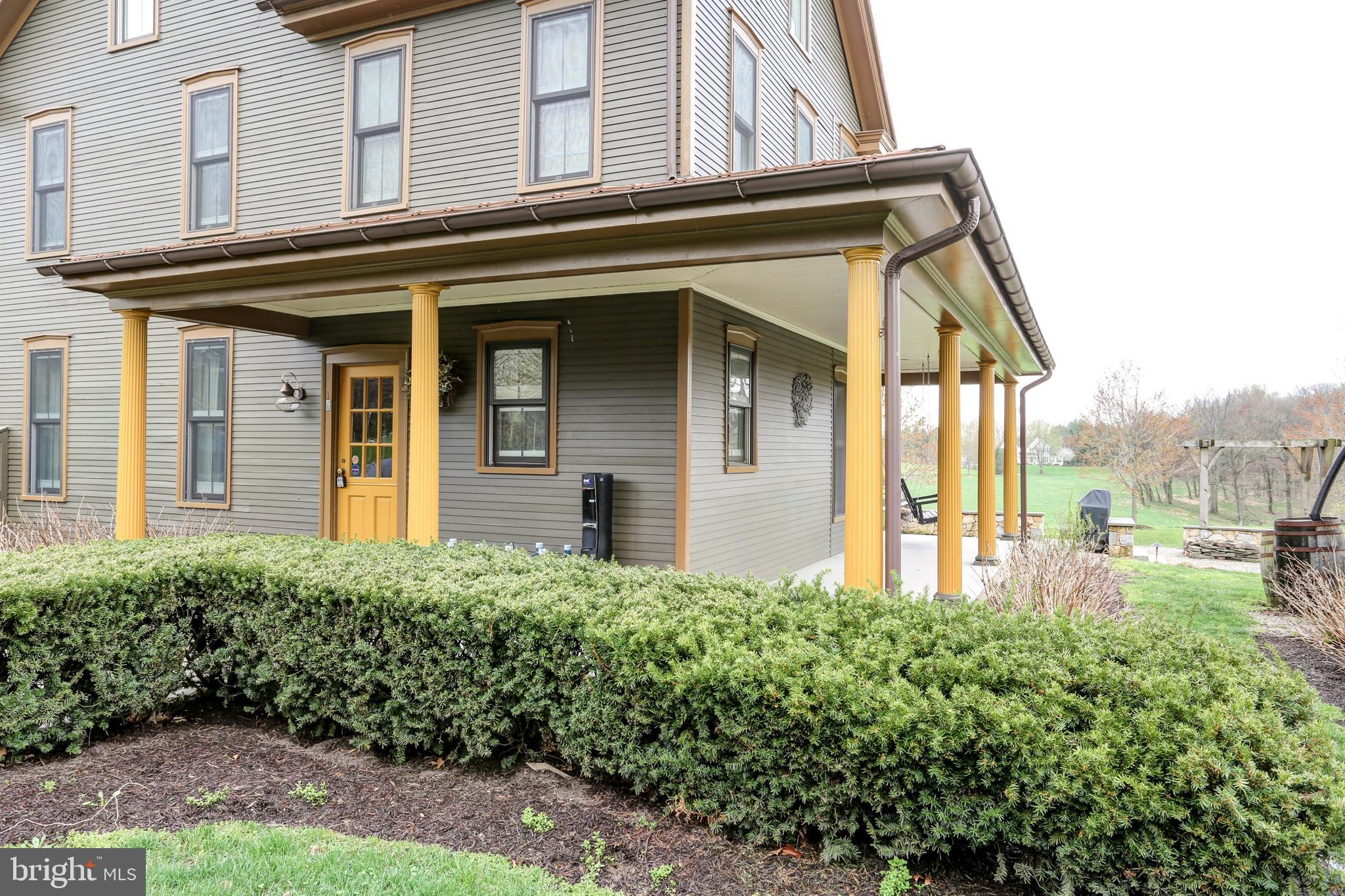 6 Kitty Dale Lititz, PA 17543 - Photo 3 of 37