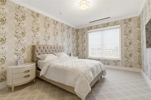 $2,685,000 | 3000 Royal Court, Unit 3102, North Hills, NY 11040