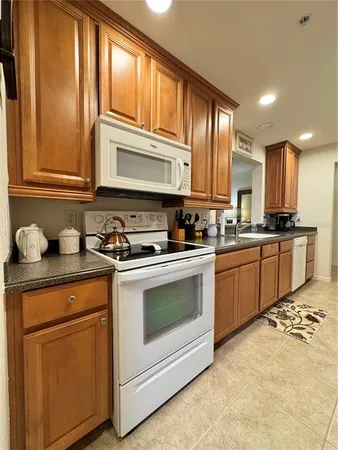 $2,300 | 7212 Hamilton Road, Unit 7212, Bradenton, FL 34209