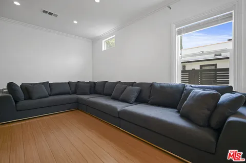 $10,995 | 232 South Crescent Drive, Beverly Hills, CA 90212