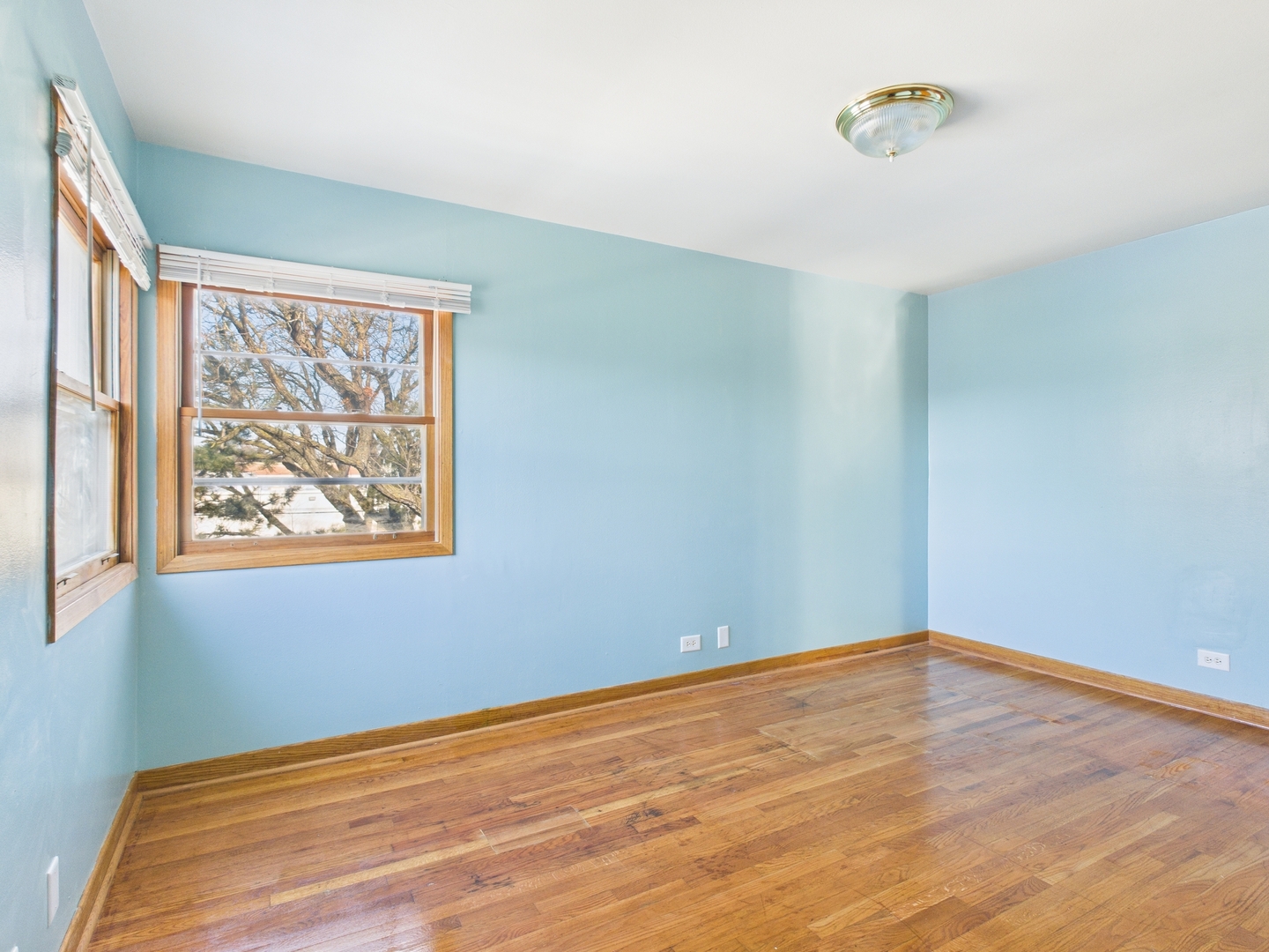 755 Dulles Road, Unit F Des Plaines, IL 60016 - Photo 8 of 12 a view of empty room with window