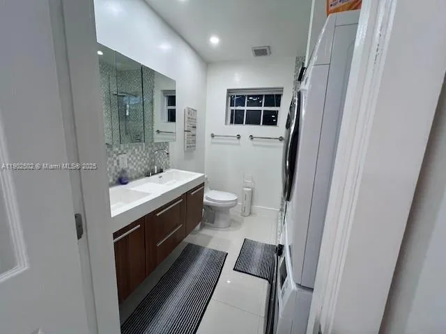 $2,900 | 1125 99th Street, Unit 12, Bay Harbor Islands, FL 33154