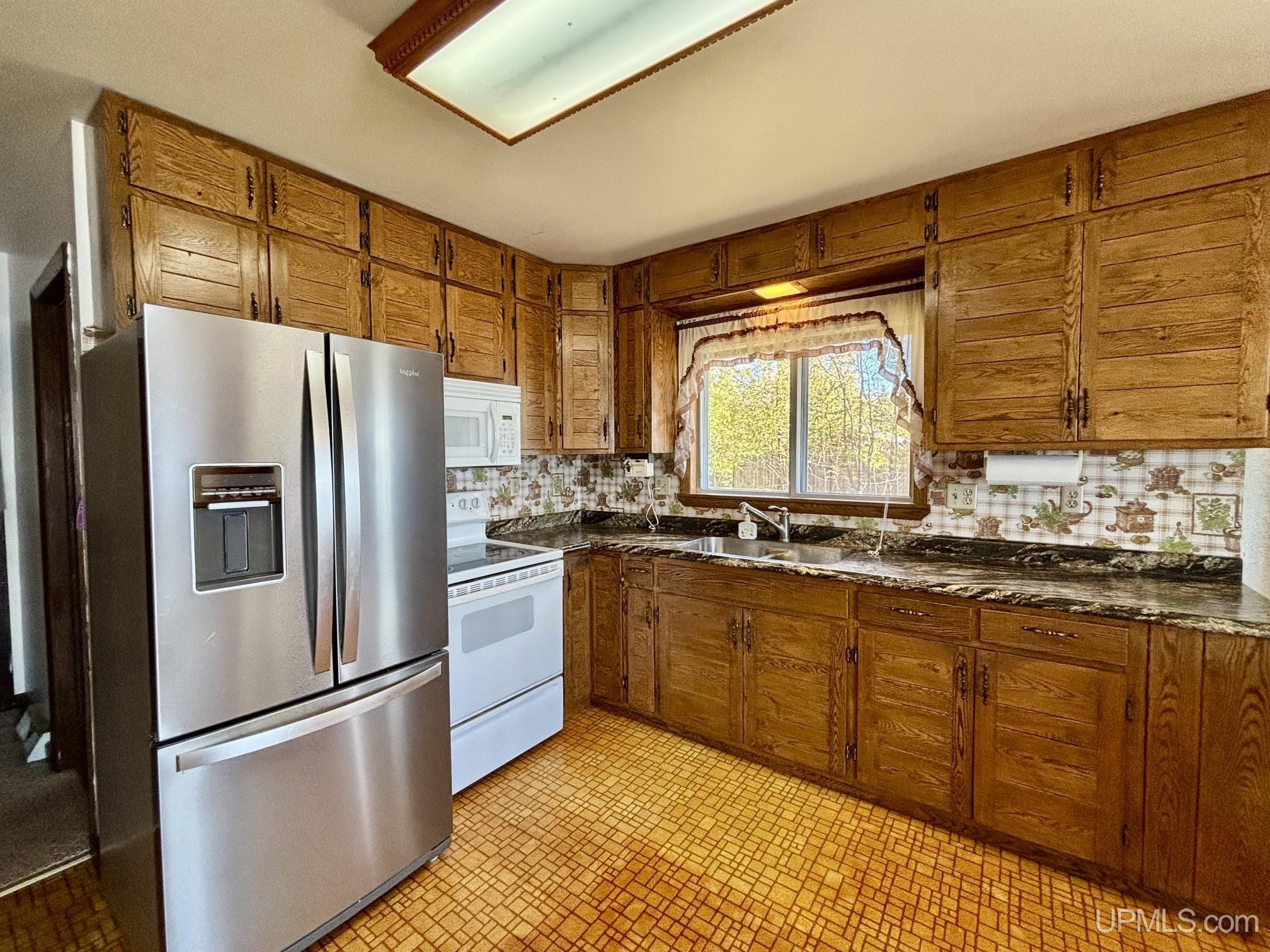 4467 Lighthouse Road Big Bay, MI 49808 - Photo 24 of 69