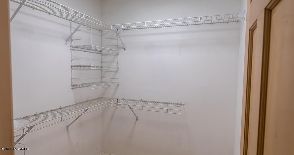 135 Pirates Road New Bern, NC 28562 - Photo 24 of 34 Spacious Closet