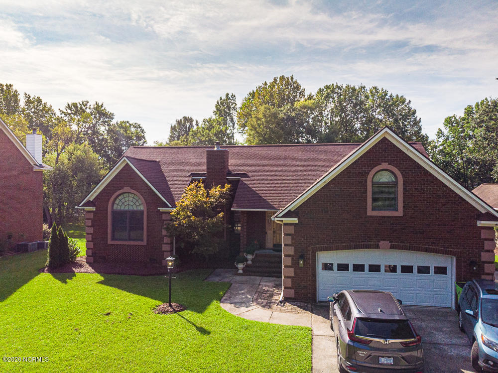 135 Pirates Road New Bern, NC 28562 - Photo 4 of 34 Lovely Brick Home