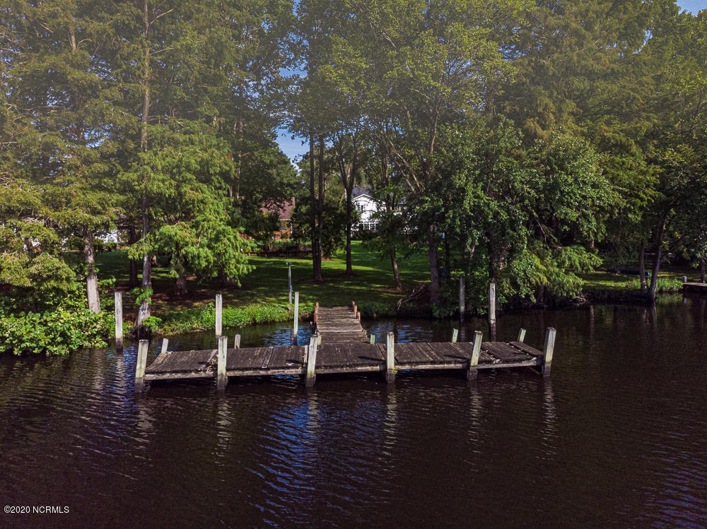 135 Pirates Road New Bern, NC 28562 - Photo 10 of 34 Several Boats Fit Here