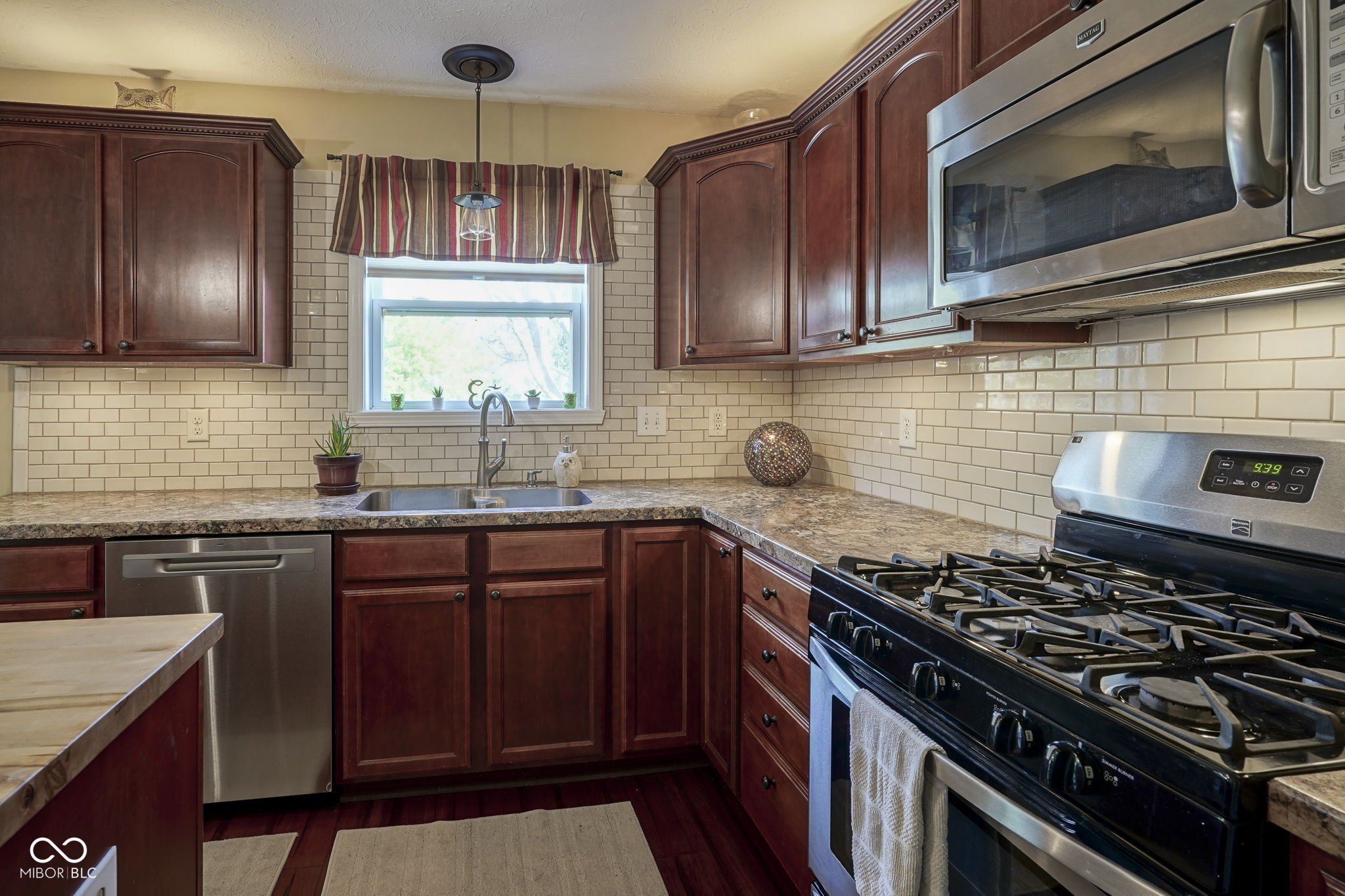 11458 Falling Water Way Fishers, IN 46037 - Photo 19 of 47 Gallery Image 19