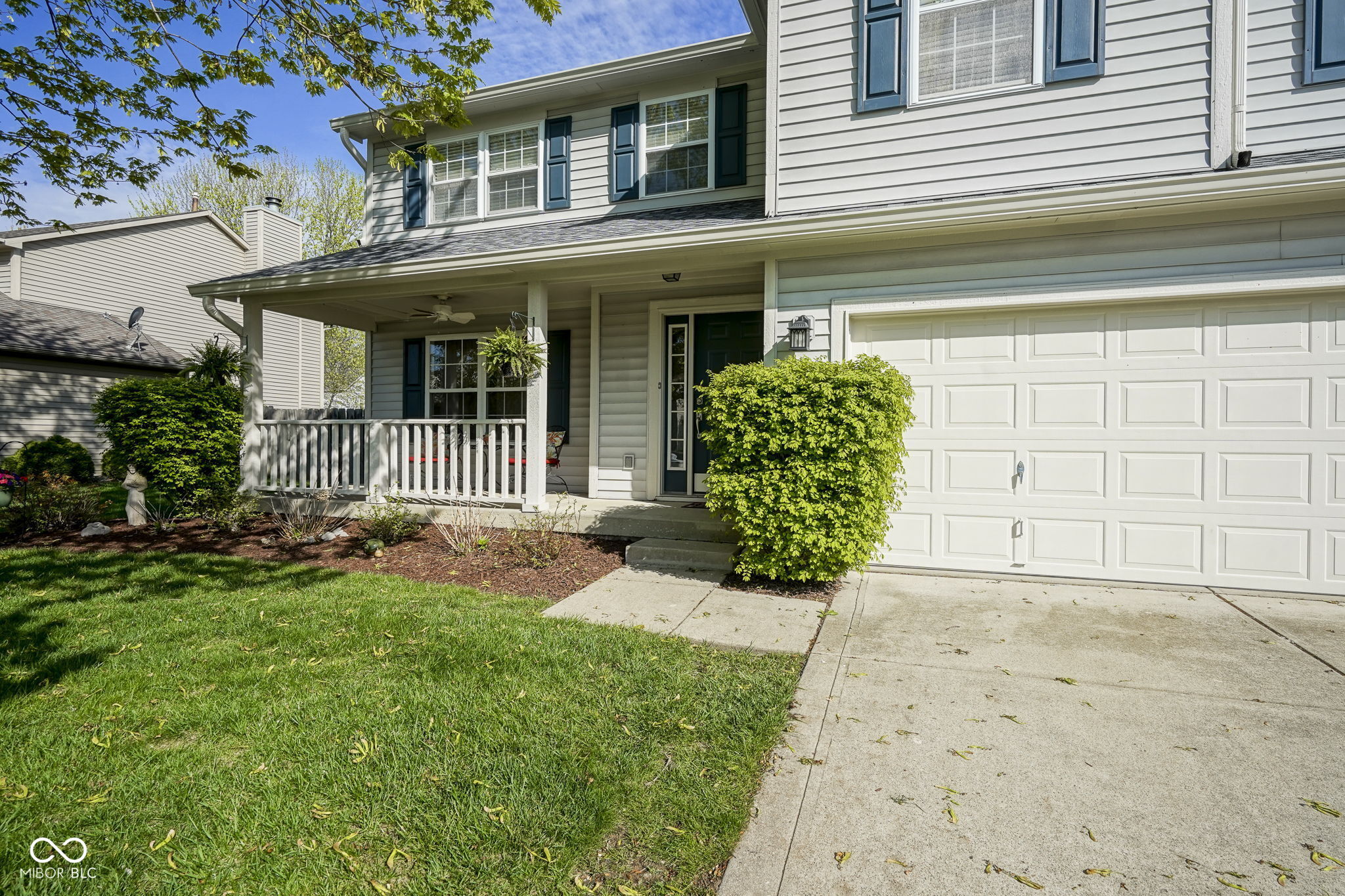11458 Falling Water Way Fishers, IN 46037 - Photo 3 of 47 Gallery Image 3