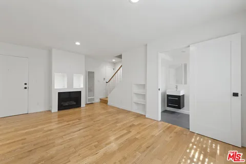 $2,450,000 | 1807 Oak Street, Santa Monica, CA 90405