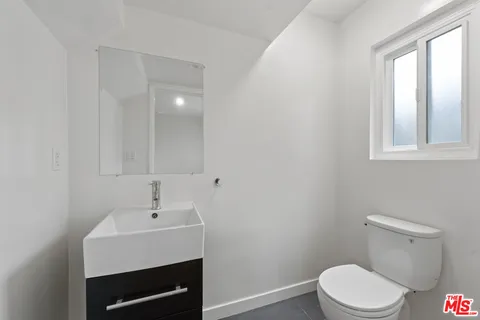 $2,450,000 | 1807 Oak Street, Santa Monica, CA 90405