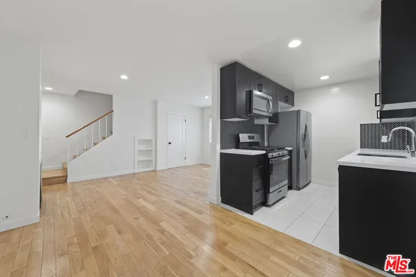 $2,450,000 | 1807 Oak Street, Santa Monica, CA 90405